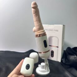 duong vat gia thut tu dong co gan tuong dieu khien bang remote